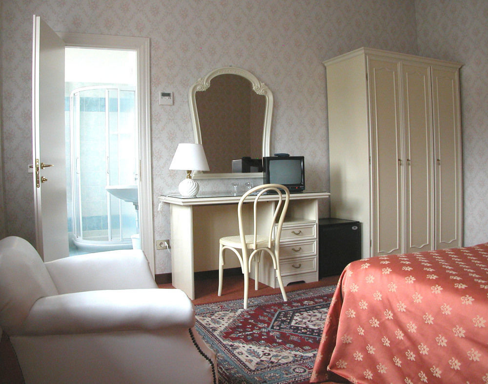 Du Parc Hotel Lake Maggiore ภายนอก รูปภาพ