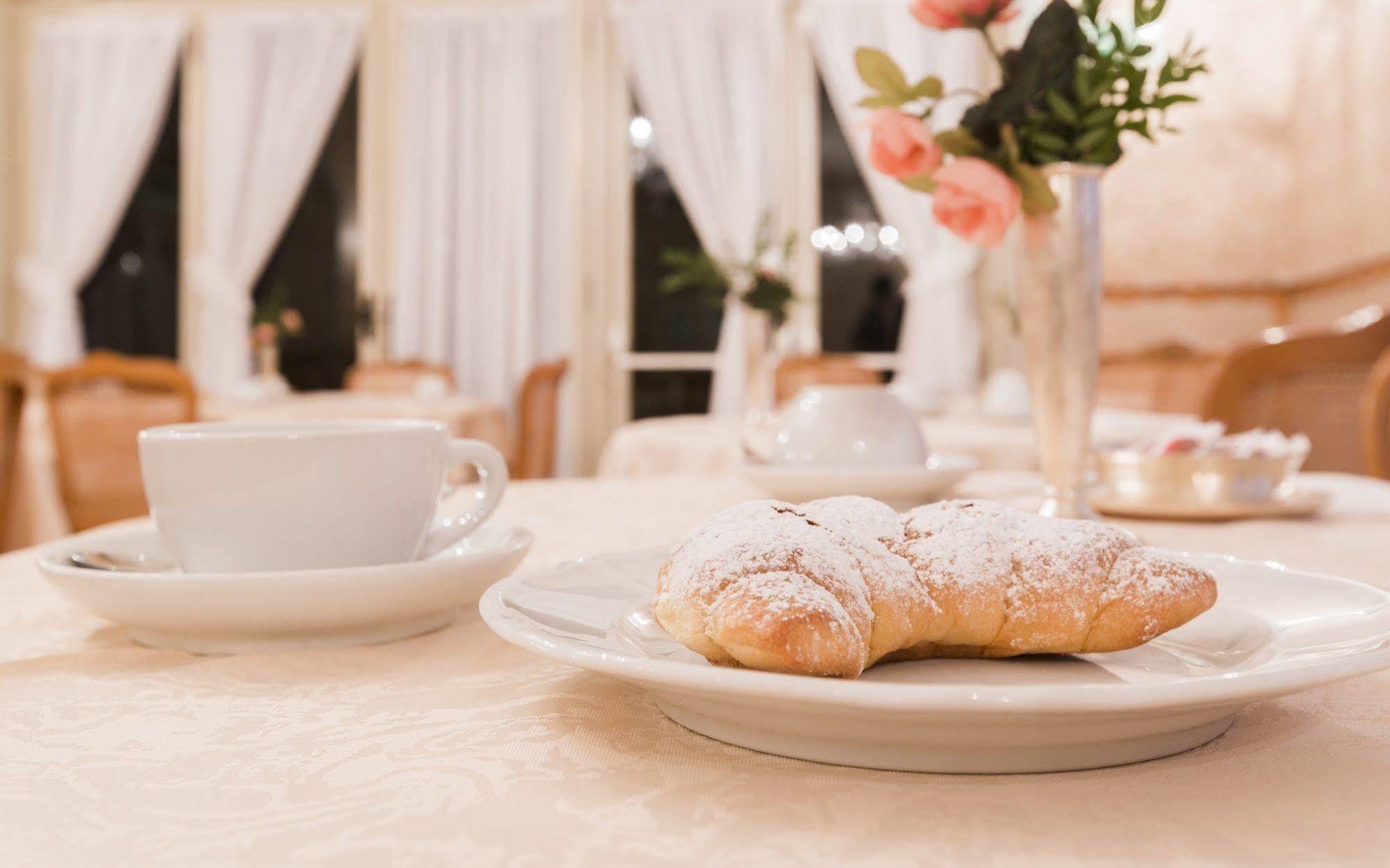 Du Parc Hotel Lake Maggiore ภายนอก รูปภาพ